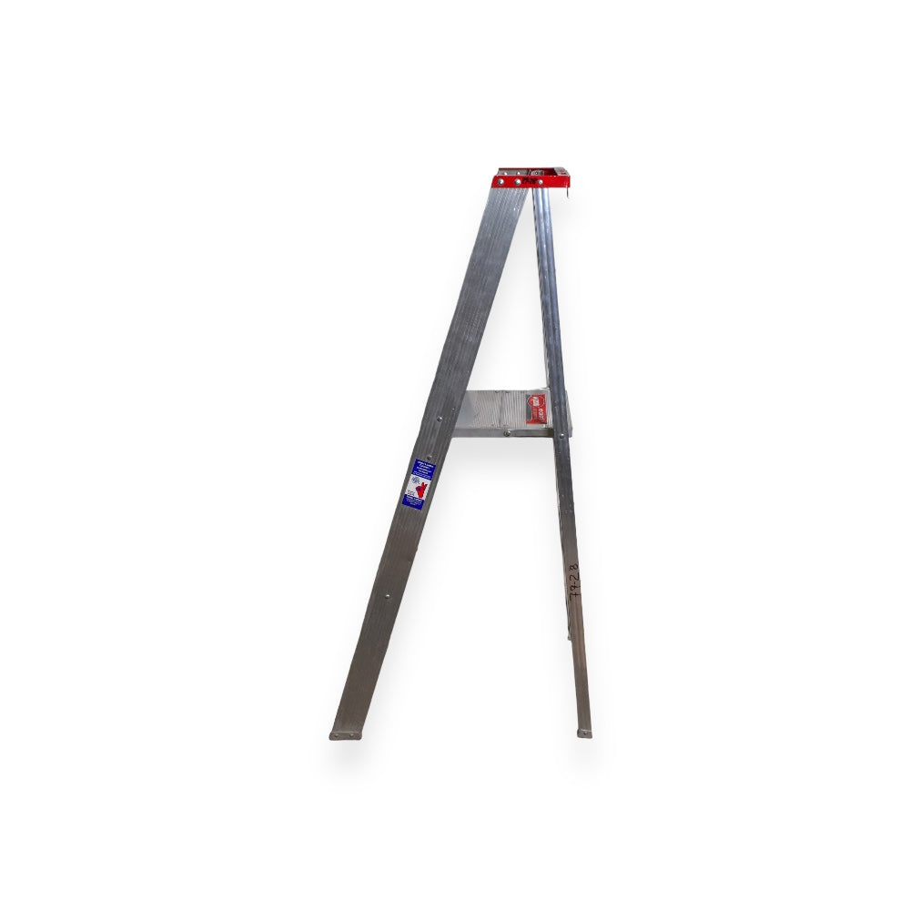 Escalera de Plataforma Plegable Akron 79-28 | De Aluminio | Altura 0.86m | 2 Peldaños | Uso Profesional (Tipo II) con Porta Herramientas