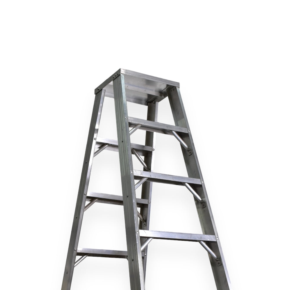 Escalera De Tijera Doble Akron 79-49 | De Aluminio | 18 Escalones | Uso Industrial | Tipo l | Capacidad De Carga 200kg