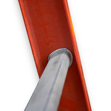 Escalera Recta Akron 81-34 | De Fibra de Vidrio | Altura 5.49m | 14 Peldaños | Uso Industrial Pesado (Tipo IA)