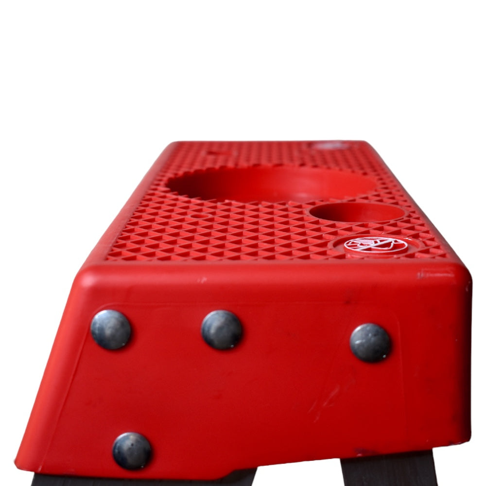 Escalera de Tijera Akron 77-10 | De Aluminio | Altura 1.15m | 3 Peldaños | Uso Comercial (Tipo III) con Plataforma y Porta Cubeta de Plástico