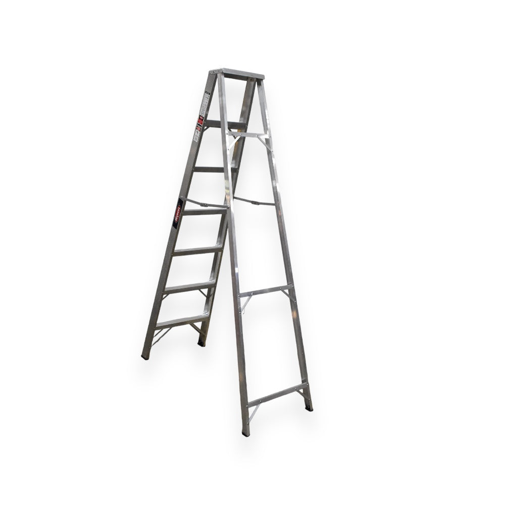 Escalera de Tijera Akron 77-79SP | De Aluminio | Altura 2.01m | 6 Peldaños | Uso Comercial (Tipo III)