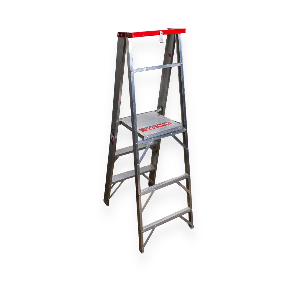 Escalera de Plataforma Plegable Akron 79-28 | De Aluminio | Altura 0.86m | 2 Peldaños | Uso Profesional (Tipo II) con Porta Herramientas