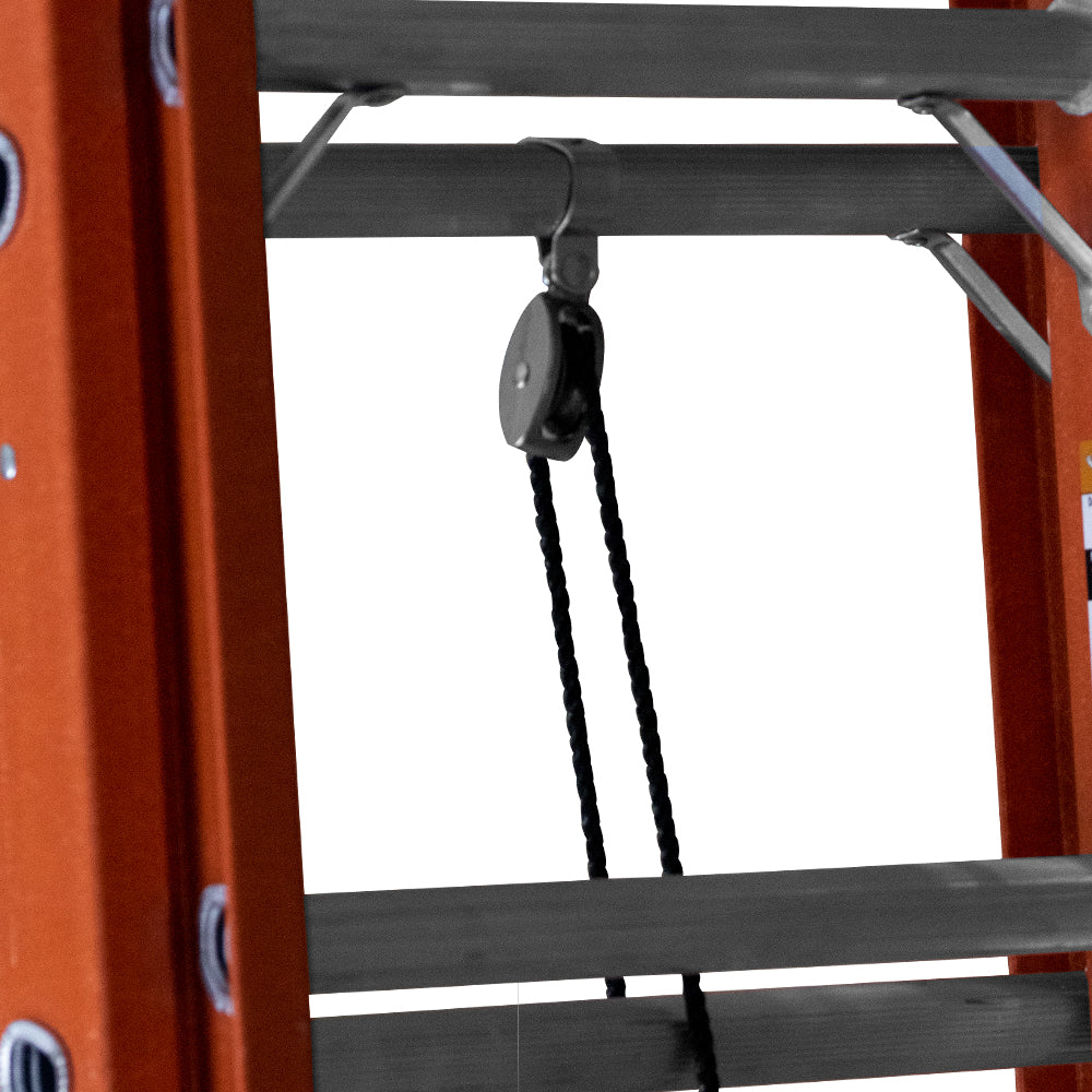 Escalera De Extensión Akron 81-25 | Fibra De Vidrio | 4.27m A 7.62m | 28 Escalones | Uso Industrial Pesado | Tipo lA | Capacidad De Carga 225kg