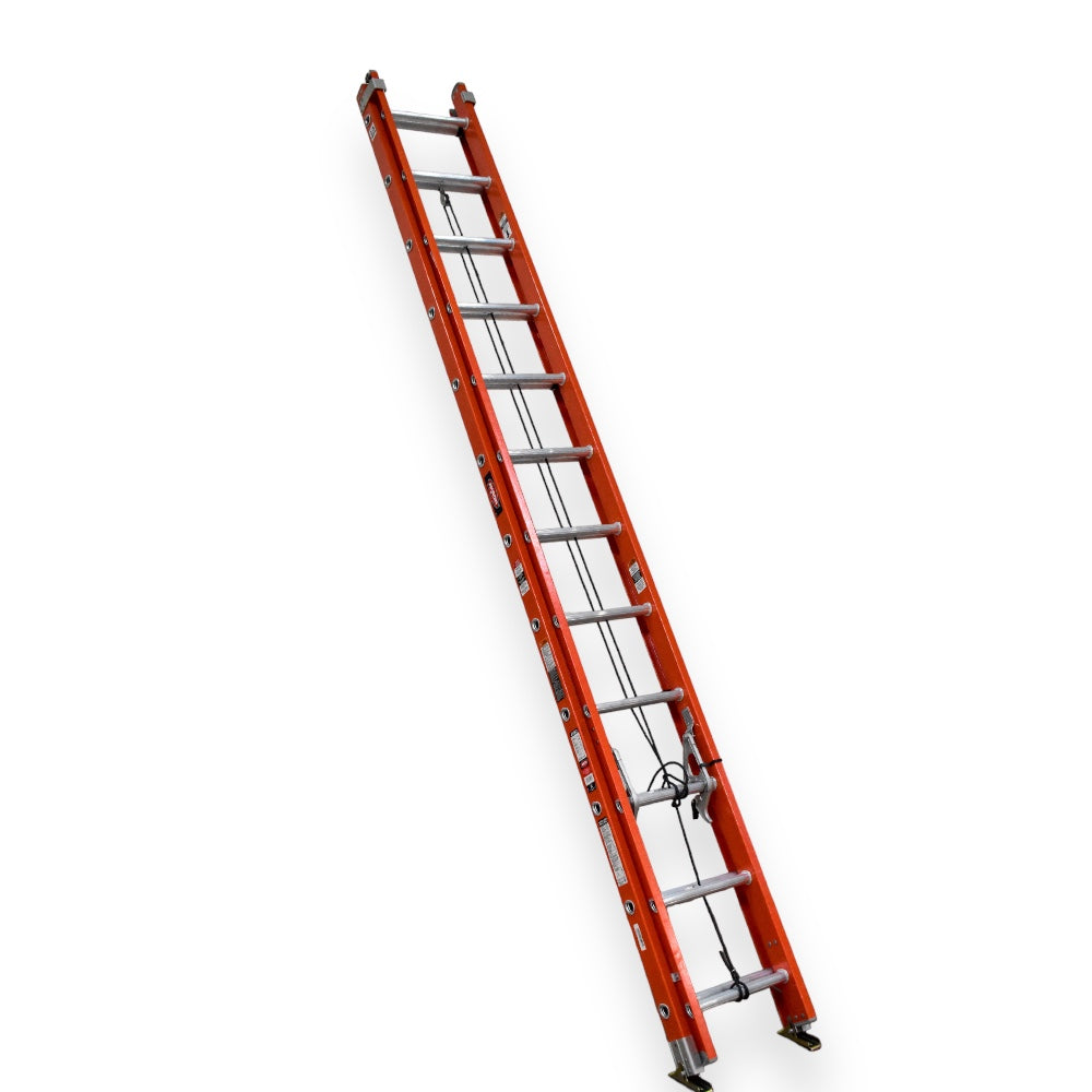 Escalera De Extensión Akron 81-24 | Fibra De Vidrio | 3.66m A 6.40m | 24 Escalones | Uso Industrial Pesado | Tipo lA | Capacidad De Carga 225kg