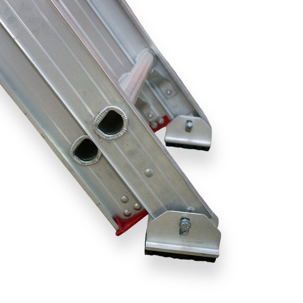 Escalera De Extensión Akron EET3-28 | De Aluminio | De Canal | 4.27m a 7.62m | 28 Escalones | Uso Comercial | Tipo lll | Capacidad De Carga 150kg